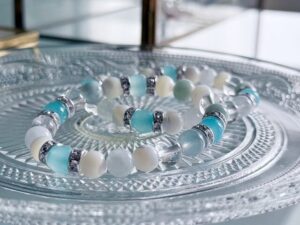 【ユニセックス】アクアマリン＆シーブルーカルセドニー＆水晶＆マザーオブパール・ブレスレッド【3月&4月の誕生石】