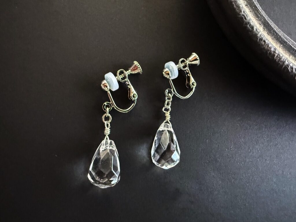 【4月の誕生石】心まで澄みわたる。宝石質AAAクリスタルクォーツ（水晶）の大粒イヤリング・ピアス